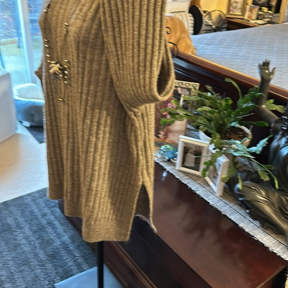 NWOT Dark Brownish Tan Oversized Medium Tunic Turtleneck Sweater - Picture 3 of 8